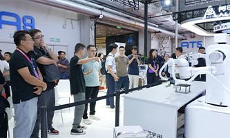 الإطلاق الرسمي لروبوت PL‑Universe ProWhite &ndash; <br/>الظهور في WRC